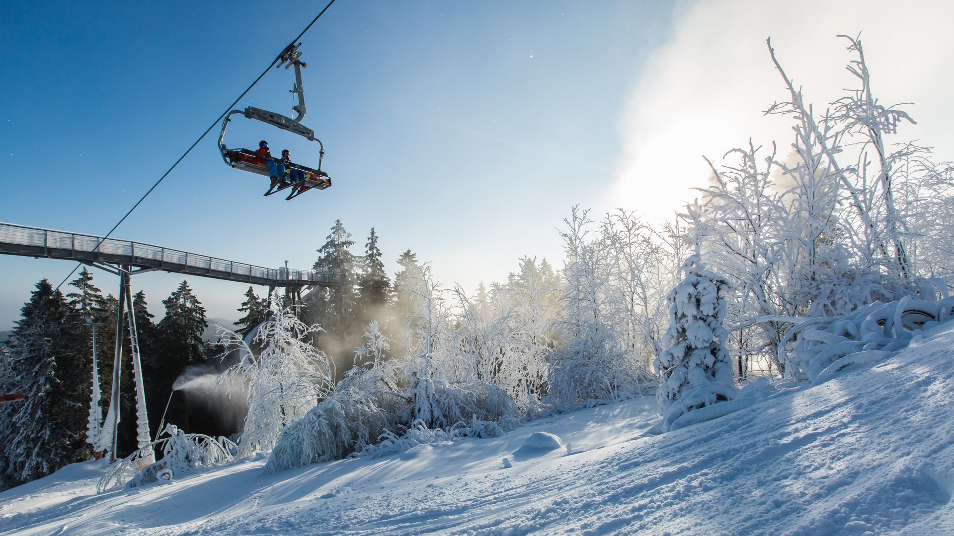Winterberg Weihnachten 2022 öffnungszeiten Beliebtestes Skigebiet in Deutschland Skiliftkarussell Winterberg